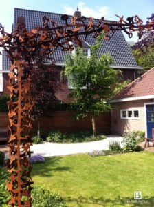 Pergola cortenstaal tuinontwerp stadstuin Eindhoven