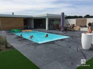 Wellnes tuinontwerp met zwembad en poolhouse