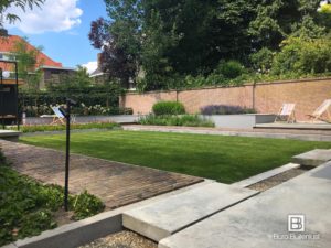 Tuinontwerp moderne tuin met beton