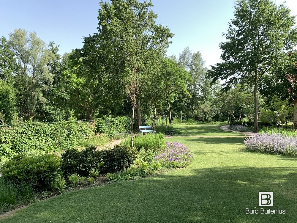 Sfeervolle tuin bij stadsvilla Roermond